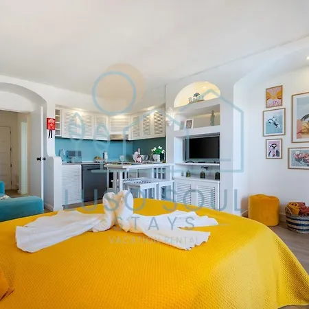 New! Perfect With Swimming Pool Apartment