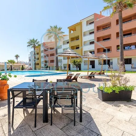 New! Perfect With Swimming Pool Apartment